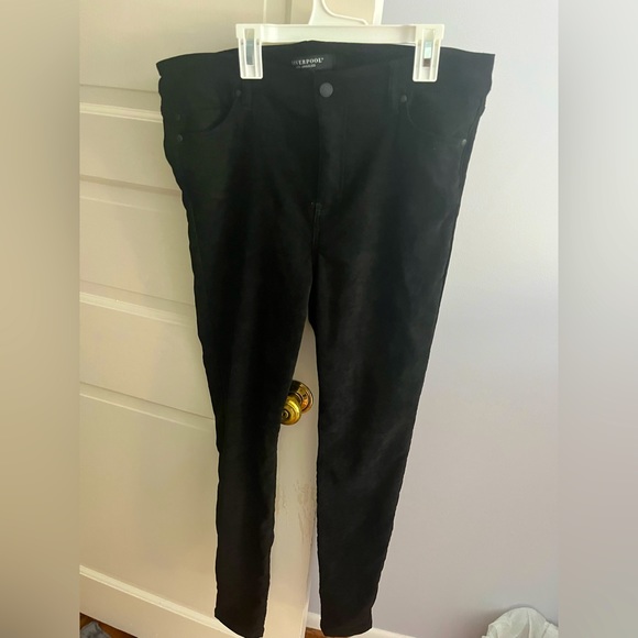 Black dress pants. - Picture 1 of 2